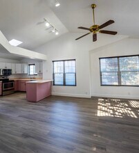 7682 S Sunbird Way, Unit 7682 in Midvale, UT - Foto de edificio - Building Photo