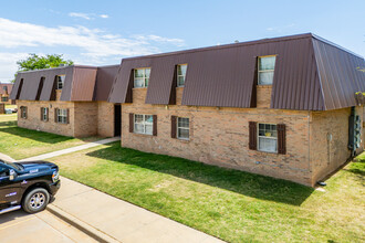 400 North Townhomes in Levelland, TX - Foto de edificio - Building Photo