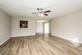 8544 Sweet Birch Dr in Indianapolis, IN - Building Photo - Building Photo