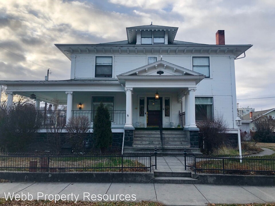 714 SE Byers Ave in Pendleton, OR - Foto de edificio