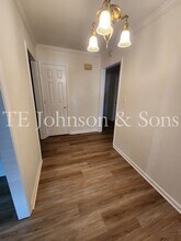 2352 Silas Creek Pkwy in Winston-Salem, NC - Building Photo - Building Photo