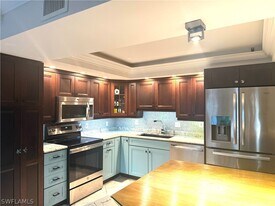 1810 Bald Eagle Dr in Naples, FL - Building Photo