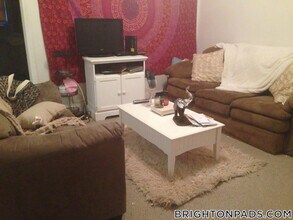 23 Egremont Rd, Unit 2 in Boston, MA - Building Photo - Building Photo