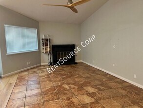 40739 Vía Nuevo in Palmdale, CA - Building Photo - Building Photo