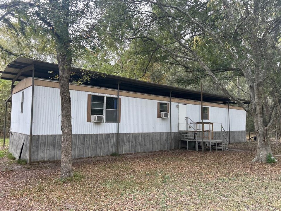 11940 Churchhill Downs in Montgomery, TX - Building Photo