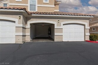 5855 Valley Dr in North Las Vegas, NV - Building Photo - Building Photo