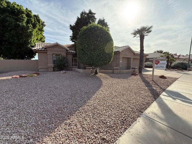 6335 W Donald Dr in Glendale, AZ - Building Photo - Building Photo