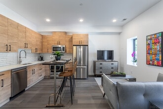 North Point Commons in Poughkeepsie, NY - Foto de edificio - Interior Photo
