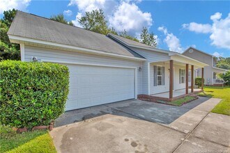 514 Sunpointe Dr in Hope Mills, NC - Building Photo - Building Photo