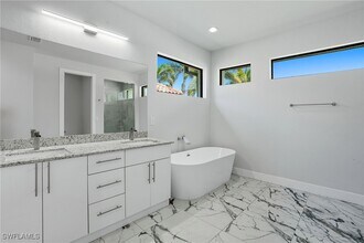 2314 NW 33rd Pl in Cape Coral, FL - Building Photo - Building Photo