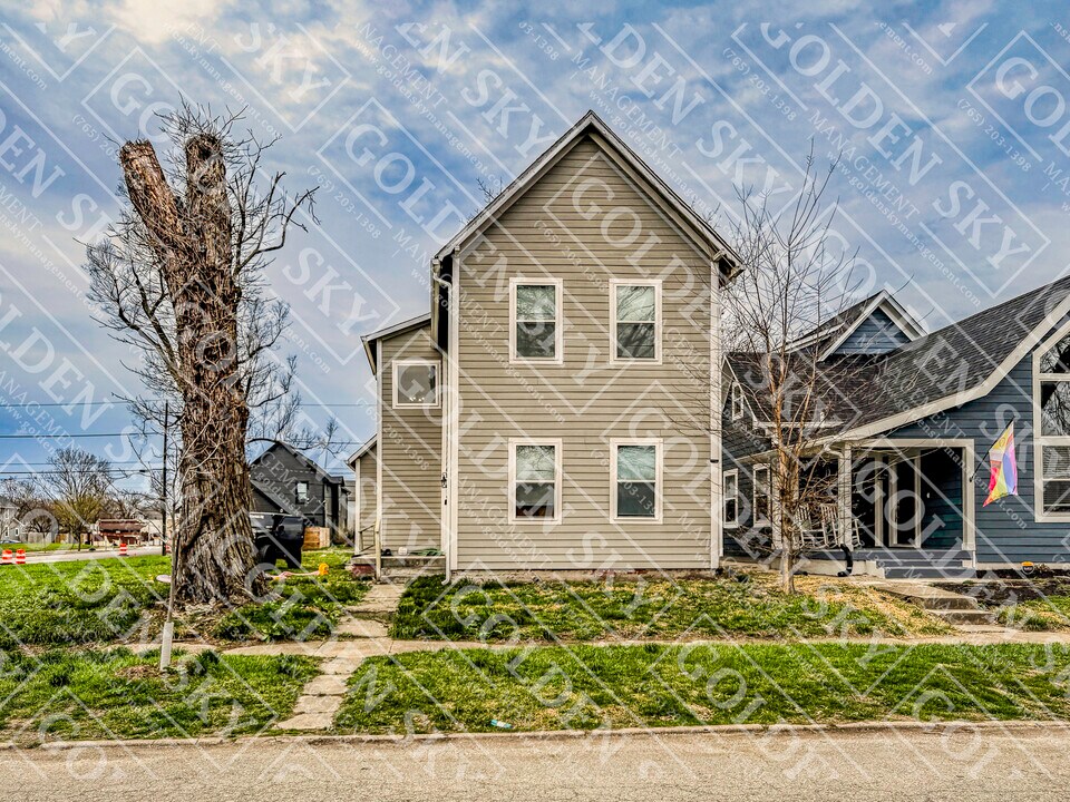 330 N Randolph St in Indianapolis, IN - Building Photo