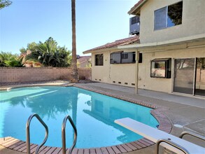 7450 Trudy Ln in Las Vegas, NV - Building Photo - Building Photo