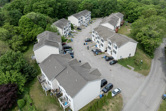 Palmer Place of Norwich Condominiums in Norwich, CT - Building Photo - Building Photo