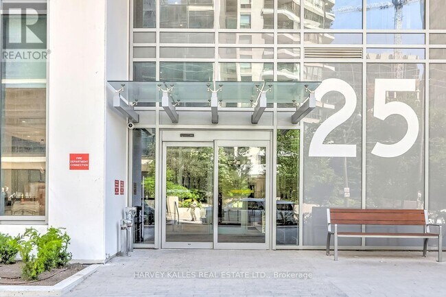 25-2725 Holly St in Toronto, ON - Building Photo - Building Photo