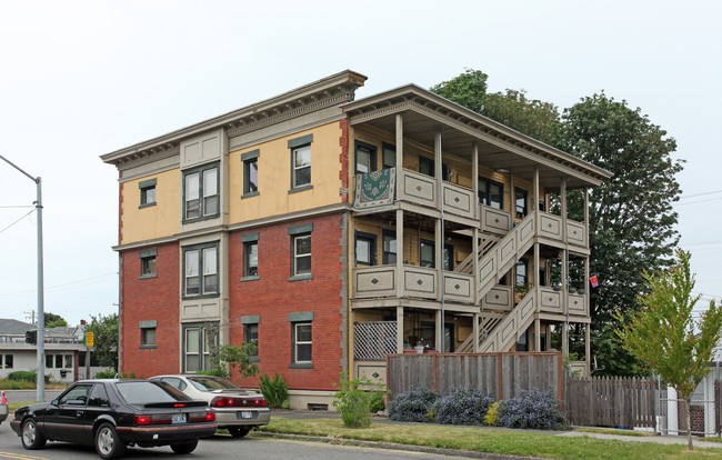 McIlvaine Apartments in Tacoma, WA - Foto de edificio - Building Photo