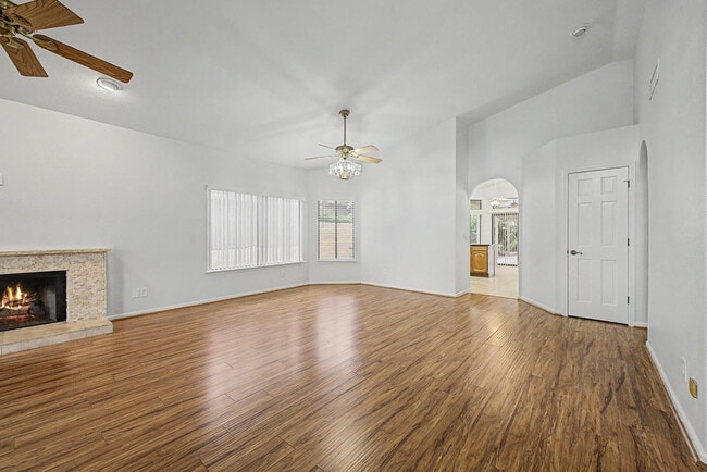 15852 N 50th St in Scottsdale, AZ - Building Photo - Building Photo