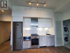 4913-4251 JARVIS St in Toronto, ON - Building Photo - Building Photo