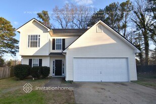 1647 Isleworth Cir in Atlanta, GA - Building Photo