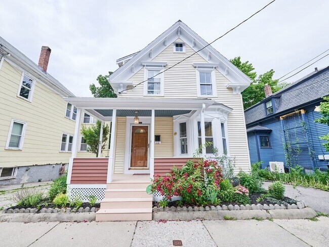 51 Montrose St in Somerville, MA - Foto de edificio - Building Photo