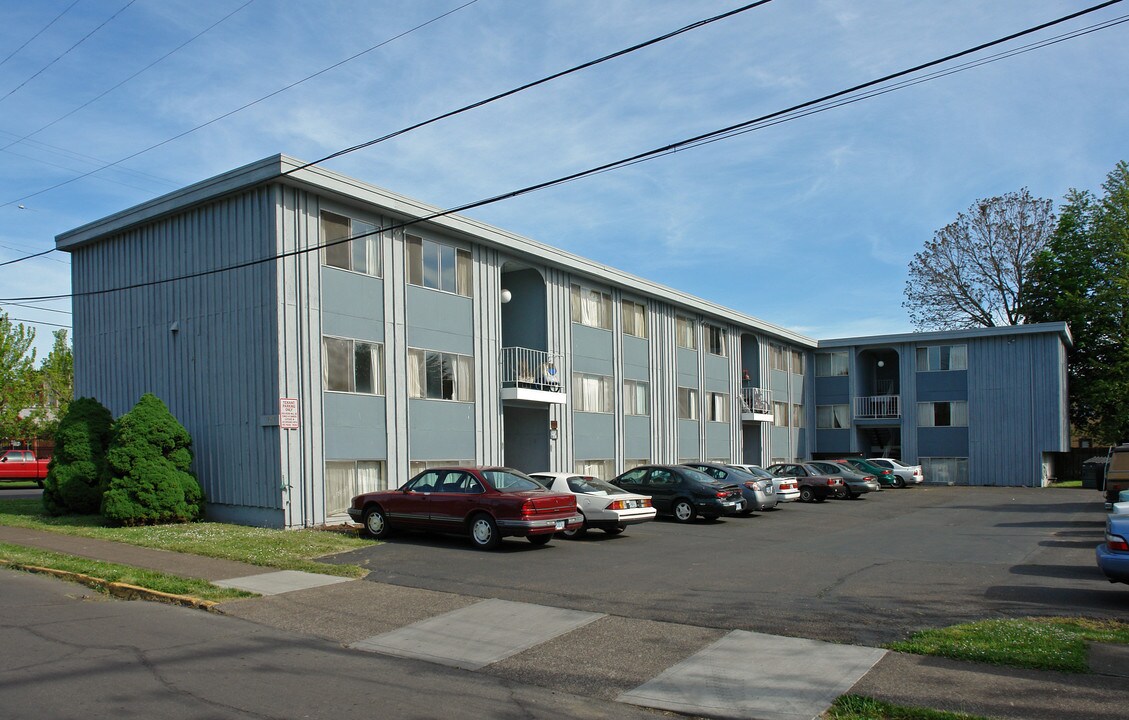 1061 SW Washington Ave in Corvallis, OR - Building Photo