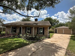 12831 Westhorpe Dr in Houston, TX - Building Photo - Building Photo