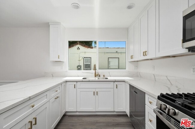 8918 Cadillac Ave in Los Angeles, CA - Building Photo - Building Photo