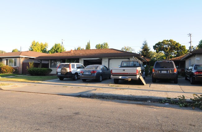 4140 Manzanita Dr in San Jose, CA - Building Photo - Building Photo