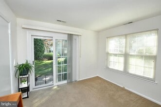 29 Village Ln in Mount Laurel, NJ - Building Photo - Building Photo