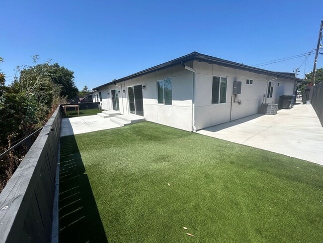 property at 5314 W Falls View Dr