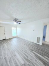 6824 W Fuqua St in Missouri City, TX - Building Photo - Building Photo