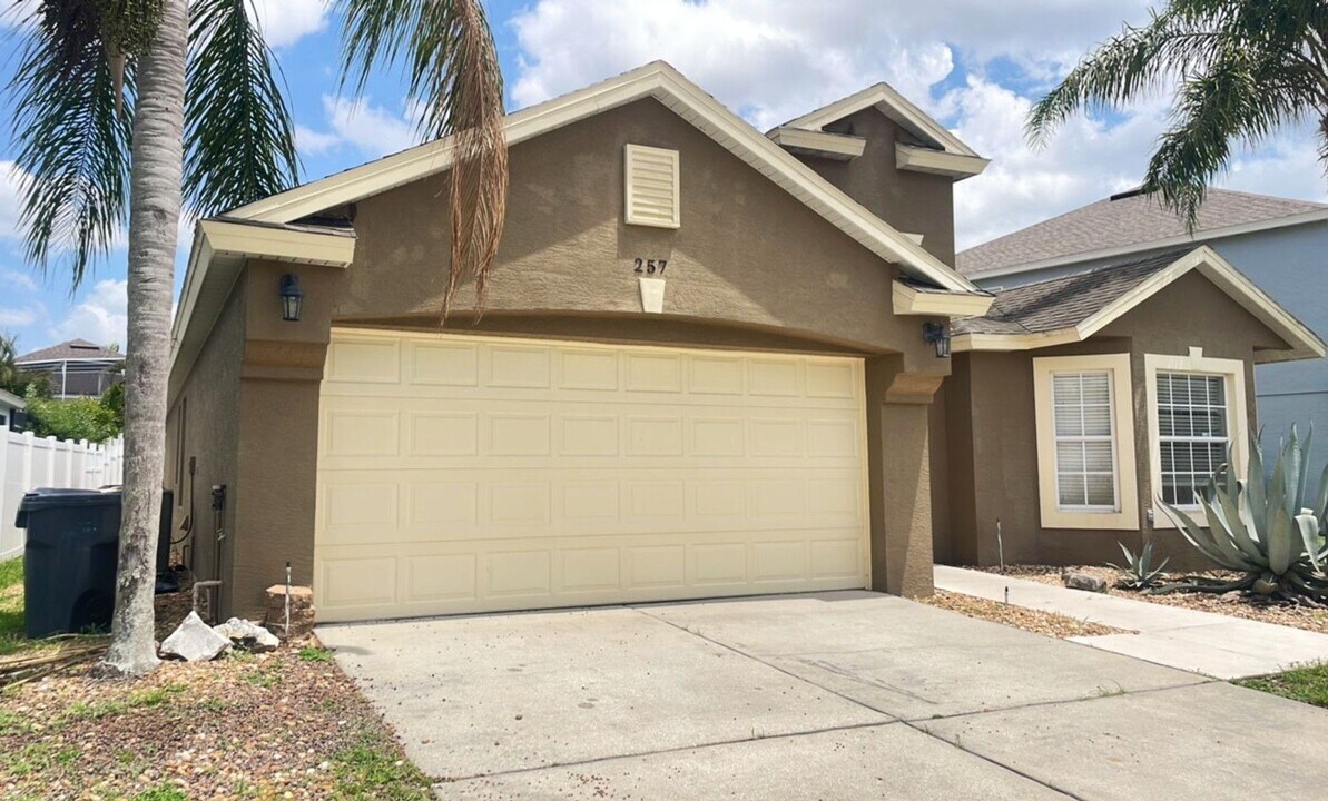 257 Bonville Dr in Davenport, FL - Building Photo