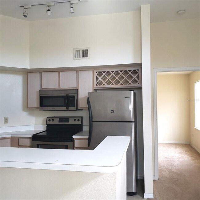 7300 Westpointe Blvd in Orlando, FL - Foto de edificio - Building Photo