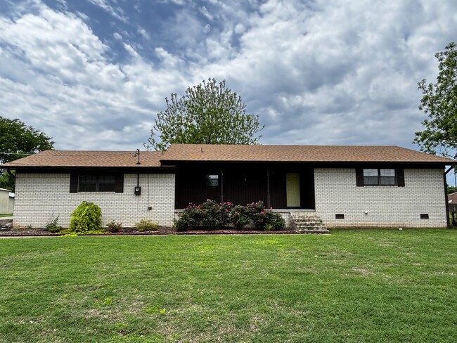 property at 307 N 5th St