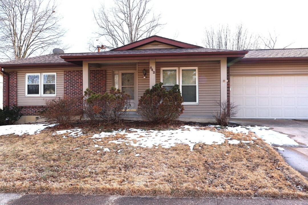 542 Lemonwood Dr in Ballwin, MO - Building Photo