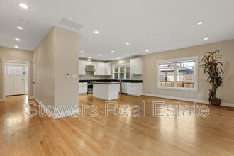 235 Pleasant View Dr in Pleasant Hill, CA - Foto de edificio - Building Photo
