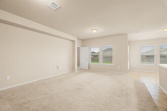1509 Birmingham Dr in Seguin, TX - Building Photo - Building Photo