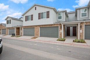 17407 Homestead Haven Dr in Bee Cave, TX - Building Photo