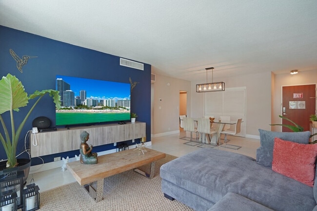 3901 S Ocean Dr in Hollywood, FL - Building Photo - Building Photo