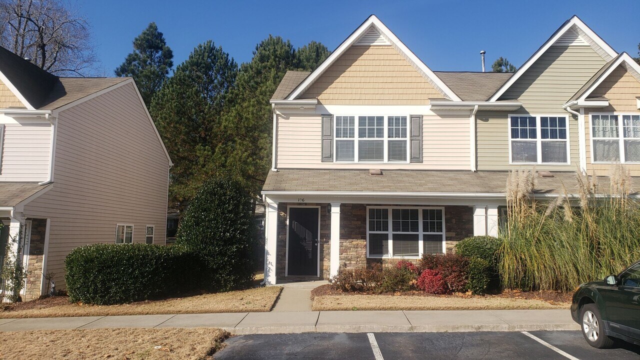 106 Shelter Haven Drive in Apex, NC - Building Photo