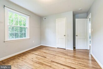 10904 Devin Pl in Kensington, MD - Foto de edificio - Building Photo