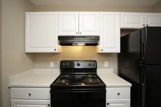 Haverford West in Shawnee, KS - Foto de edificio - Interior Photo