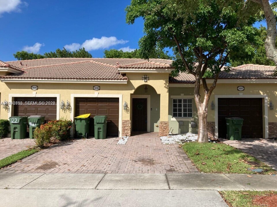 1219 NE 32nd Terrace in Homestead, FL - Building Photo
