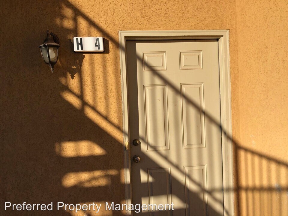 700 N Main St-Unit -E-6/H-4/H-5/H-8 in Washington, UT - Building Photo