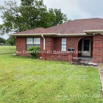 7300 Bob Hanger St in Fort Worth, TX - Building Photo