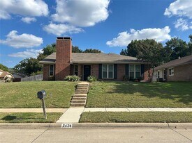 2424 Oak Grove Dr in Plano, TX - Building Photo