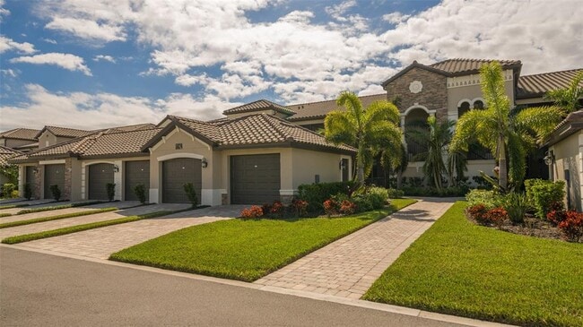 property at 5624 Palmer Cir