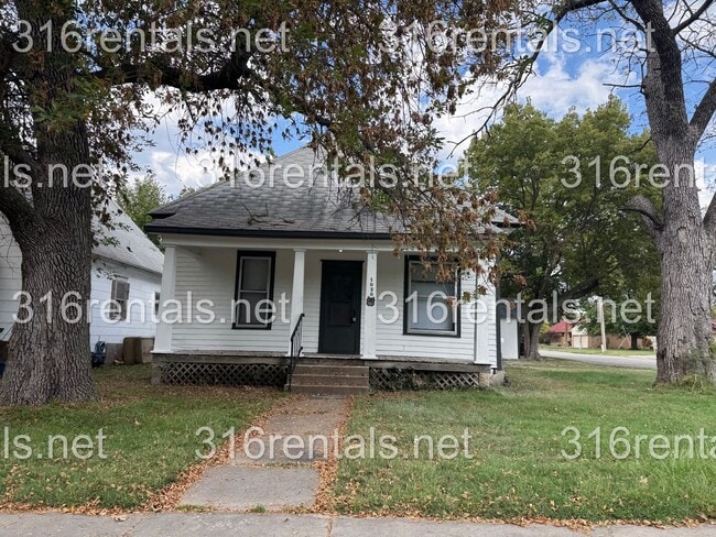 property at 1020 E Broadway St