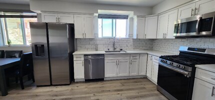 4651 W 18th St in Los Angeles, CA - Building Photo - Building Photo