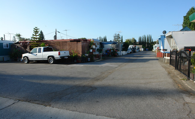 1008 E El Camino Real in Sunnyvale, CA - Building Photo - Building Photo