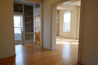 1238 N Campbell Ave in Chicago, IL - Building Photo - Building Photo